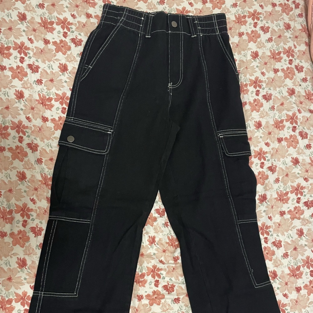 Black cargo pants with white stitching 100% cotton